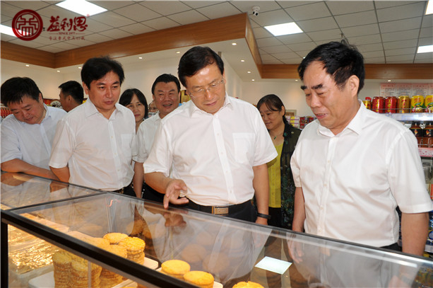 董事長王總介紹店內(nèi)情況