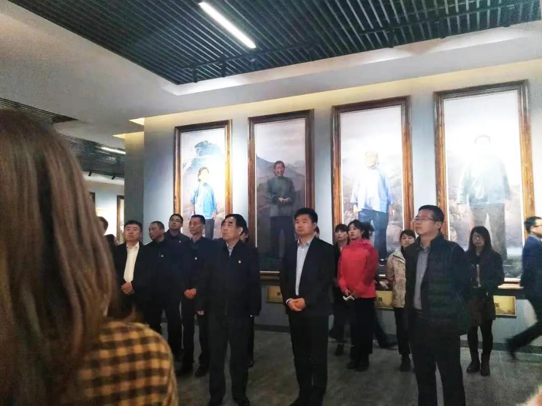 野店鎮(zhèn)黨委書記陪同參觀紀念館