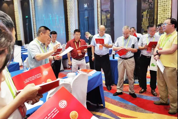 行業(yè)專家現(xiàn)場品鑒