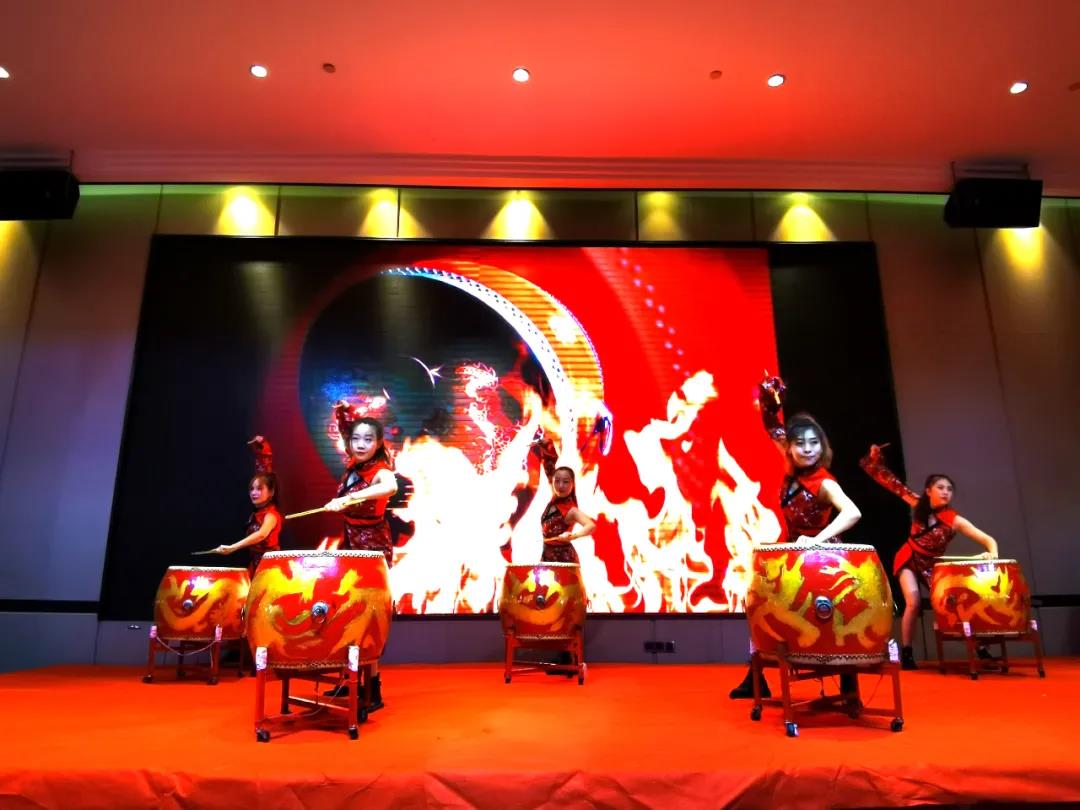 開場舞《中國龍鼓》