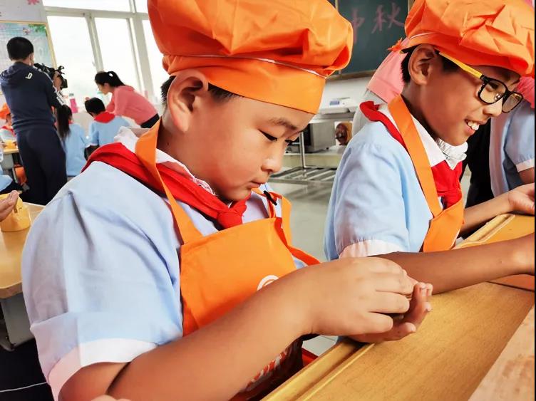 自己親手制作的月餅，味道一定很香甜