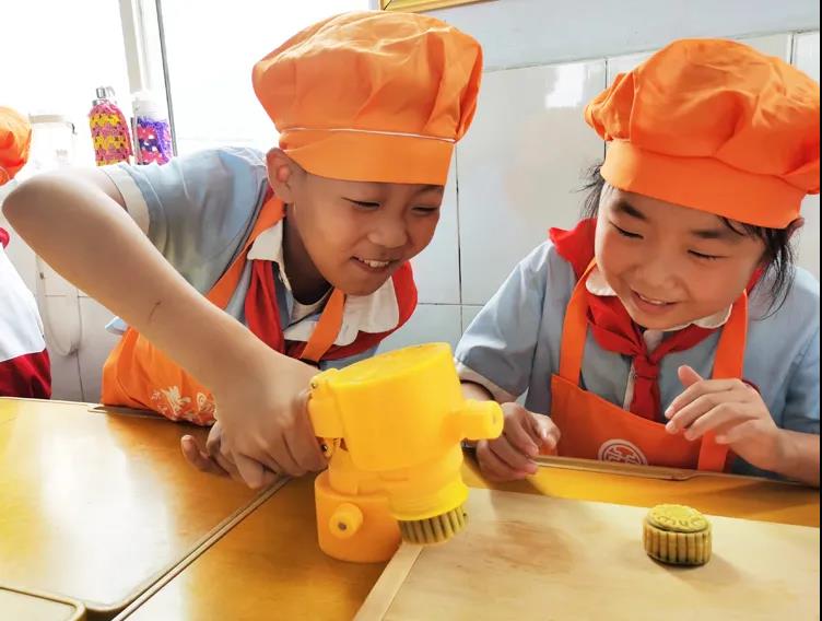 快來欣賞一下我的月餅作品吧~