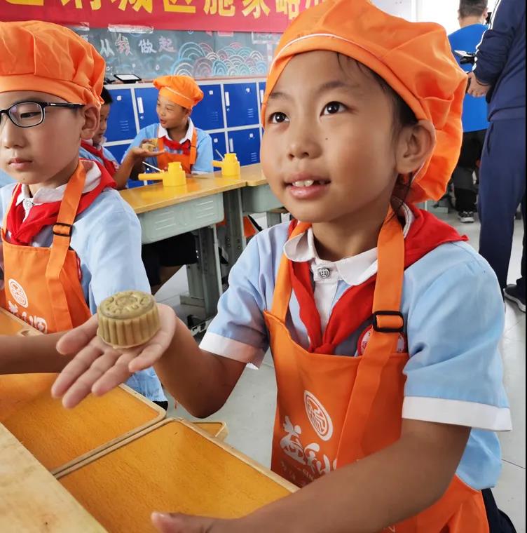 快來欣賞一下我的月餅作品吧~