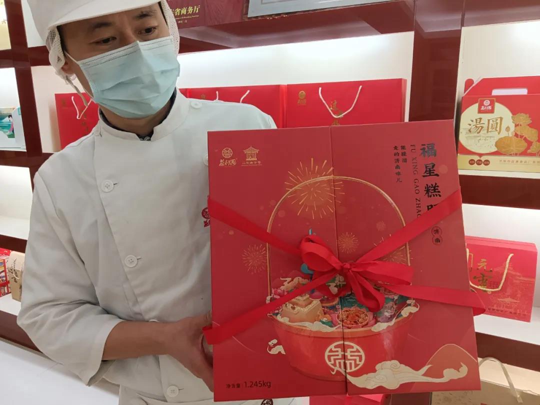 滿載“濟南禮物”的車輛發(fā)往“濟南艦 滿載“濟南禮物”的車輛發(fā)往“濟南艦