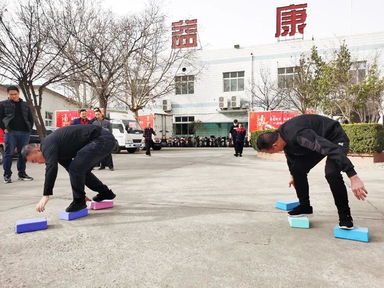 摸石頭過河 摸石頭過河