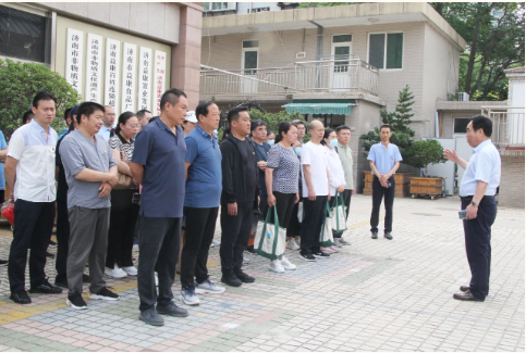 濟南益康黨委書記王忠本對全體黨員進行主題教育