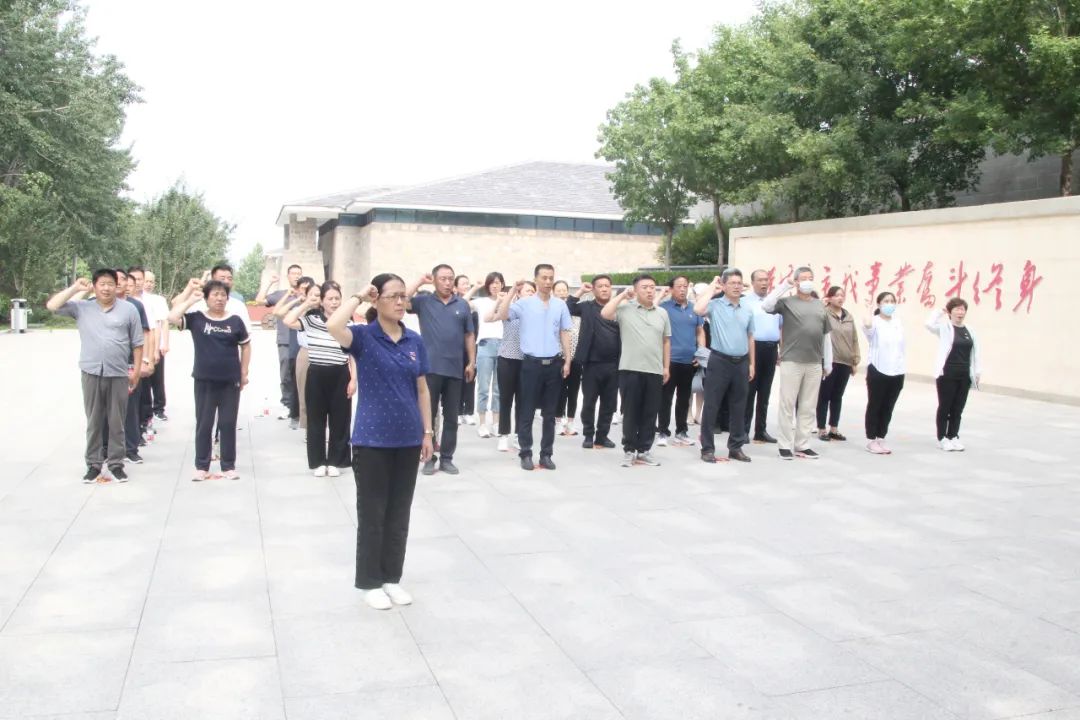 重溫入黨誓詞 牢記使命擔當 