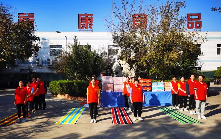 參賽隊伍準備就緒，只等裁判一聲令下