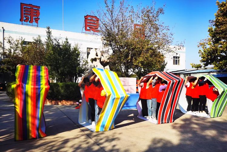 參賽隊伍準備就緒，只等裁判一聲令下