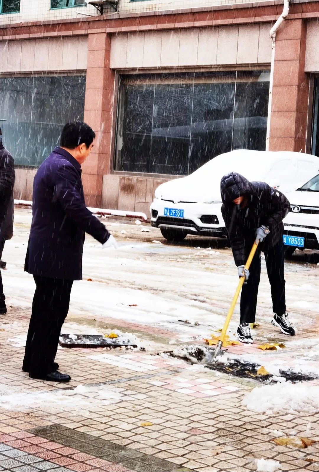 益康黨委書記、董事長王忠本現(xiàn)場(chǎng)指揮