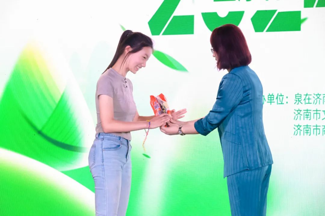 贈(zèng)香粽送祝福 、學(xué)子行感恩禮