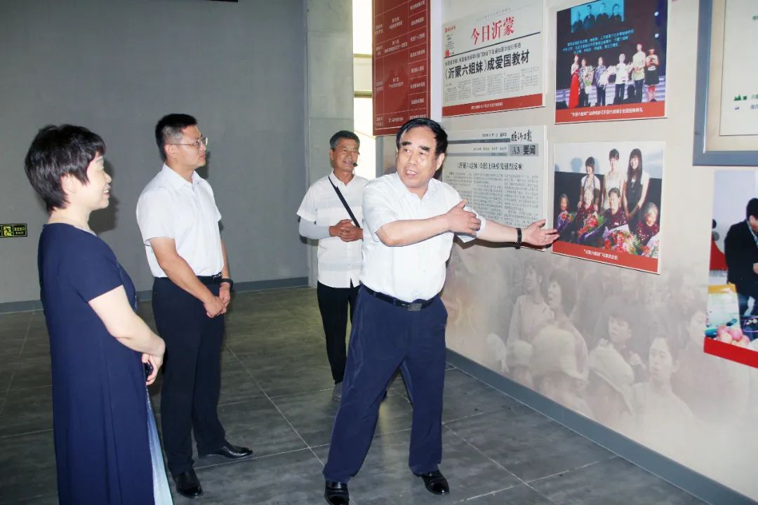 濟(jì)南益康總公司黨委書(shū)記王忠本給大家講述益康與&ldquo;沂蒙六姐妹&rdquo;的濃濃情緣