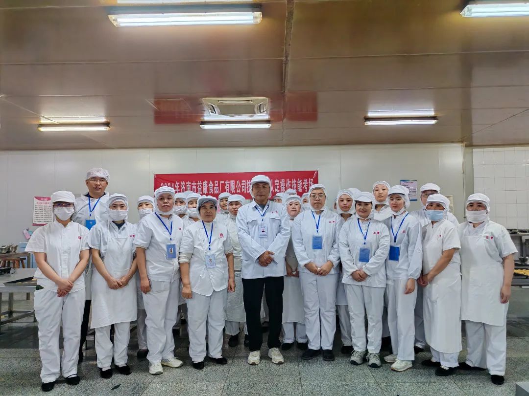 二考場考生合影 二考場考生合影