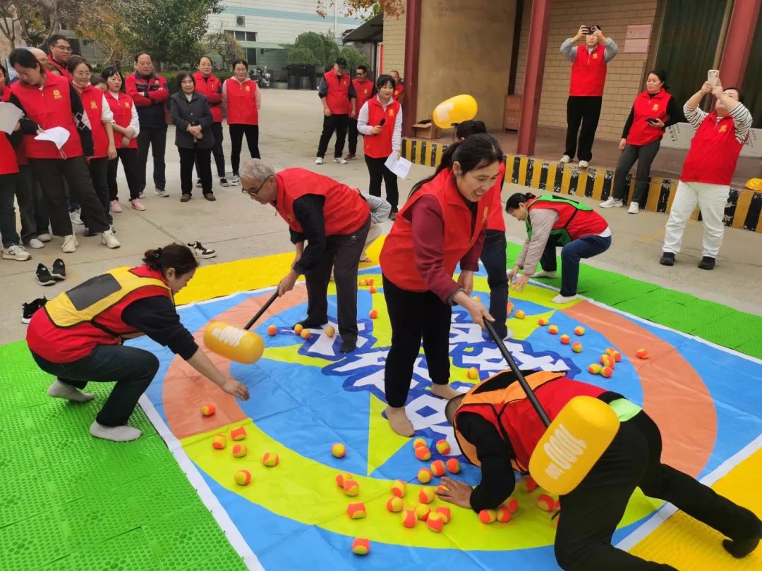 眼觀六路，守護(hù)小球