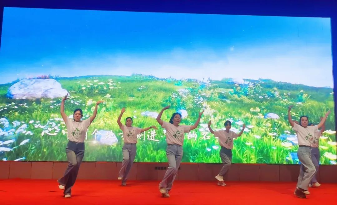 現(xiàn)代舞《蘋果香》