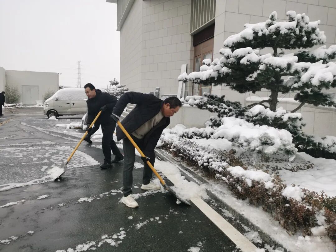 濟(jì)南益康開展2025掃雪除冰活動(dòng)