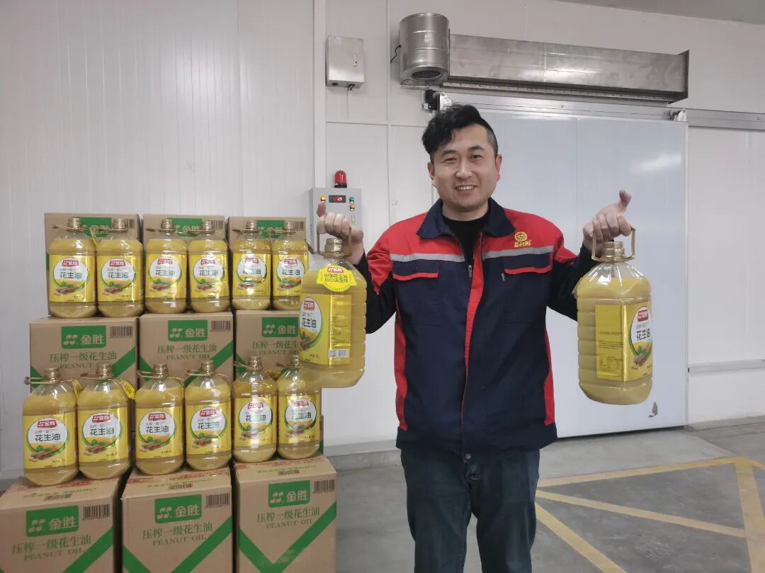 益康益利思年貨發(fā)放現(xiàn)場(chǎng) 益康益利思年貨發(fā)放現(xiàn)場(chǎng)